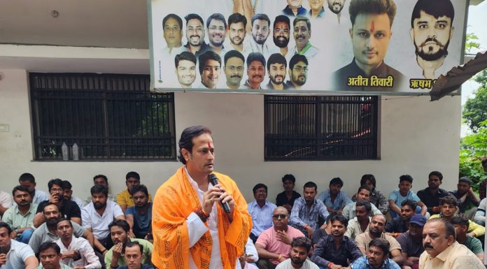 21 अगस्त को होने वाली दिव्य कांवड़ यात्रा की तैयारियों को लेकर विधायक विकास उपाध्याय ने अपने कार्यालय में ली रायपुर पश्चिम के समस्त भोले भक्तो की विशेष बैठक