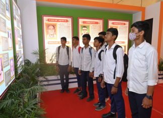 प्रदर्शनी में छत्तीसगढ़ से जुड़ी रोचक जानकारी लोगो को कर रही आकर्षित