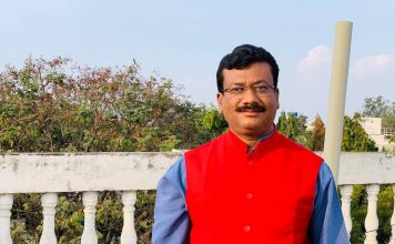 भाजपा के केंद्रीय नेतृत्व को राज्य के नेताओं पर भरोसा नहीं बाहर के विधायकों को प्रचार प्रसार का ट्रेनिंग दे रहे – धनंजय सिंह ठाकुर