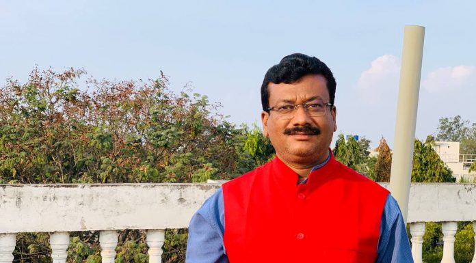 भाजपा के केंद्रीय नेतृत्व को राज्य के नेताओं पर भरोसा नहीं बाहर के विधायकों को प्रचार प्रसार का ट्रेनिंग दे रहे – धनंजय सिंह ठाकुर