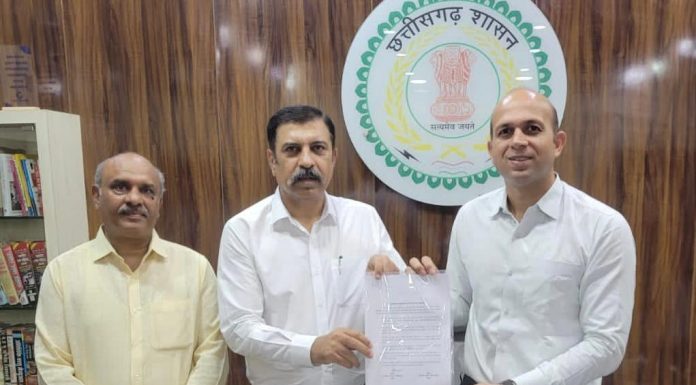 जिला निर्वाचन कार्यालय और छतीसगढ़ चेंबर ऑफ़ कॉमर्स के बीच एमओयू वोटिंग प्रतिशत बढ़ाने चलेगा जागरूकता अभियान