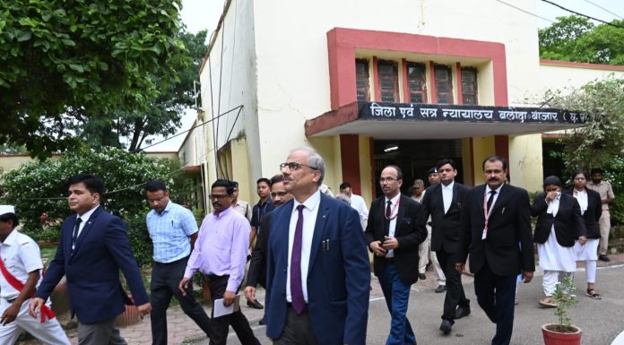 उच्च न्यायालय के मुख्य न्यायाधीश रमेश सिन्हा ने भाटापारा और बलौदाबाजार न्यायालय का किया निरीक्षण