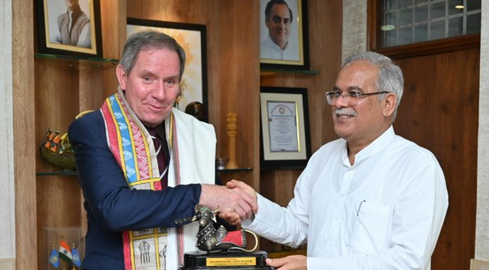 मुख्यमंत्री से ब्रिटिश डिप्टी हाई कमिश्नर निकोलस लो ने की सौजन्य मुलाकात