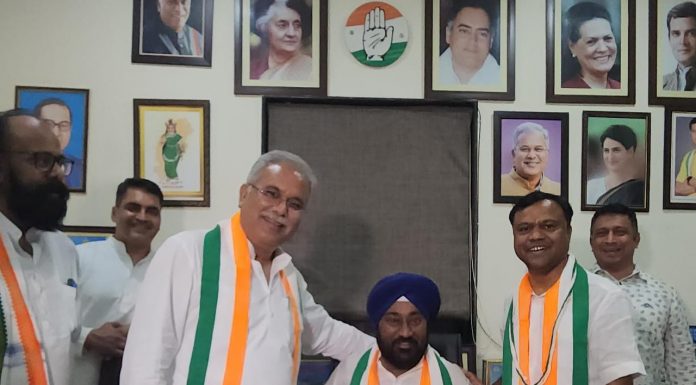 मुख्यमंत्री भूपेश बघेल, प्रदेश कांग्रेस अध्यक्ष दीपक बैज ने मलकीत सिंह गैंदू को प्रभारी महामंत्री की पदभार दिलाया