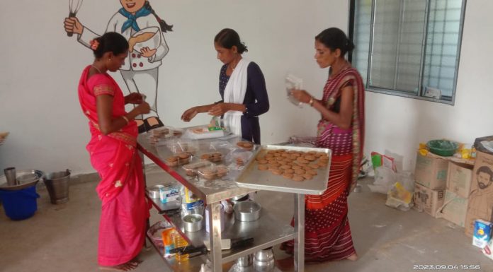रायपुर : बेकरी उद्योग से महिलाएं बढ़ रही हैं आर्थिक सशक्तिकरण की ओर