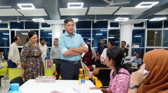 रायपुर : मेहनत करने की आदत बनाये रखें – मुख्य सचिव अमिताभ जैन