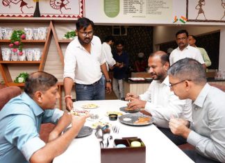 रायपुर : मुख्य सचिव अमिताभ जैन ने सेहत बाजार मिलेट कैफे का किया अवलोकन