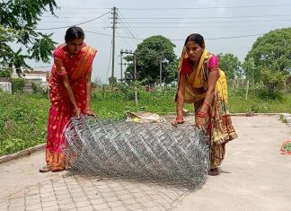 रायपुर : जीवनस्तर सुधार कर अपनी किस्मत खुद बदल रही हैं स्व सहायता समूह की महिलायें
