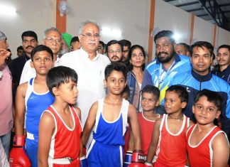 मुख्यमंत्री बघेल ने खुर्सीपार में इंडोर स्टेडियम का किया लोकार्पण