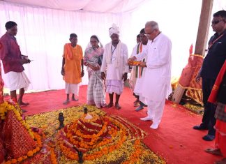 मुख्यमंत्री भूपेश बघेल ने छिंदगढ़ में नवीन मुसरिया माता के दर्शन कर किया नवनिर्मित मंदिर का लोर्कापण