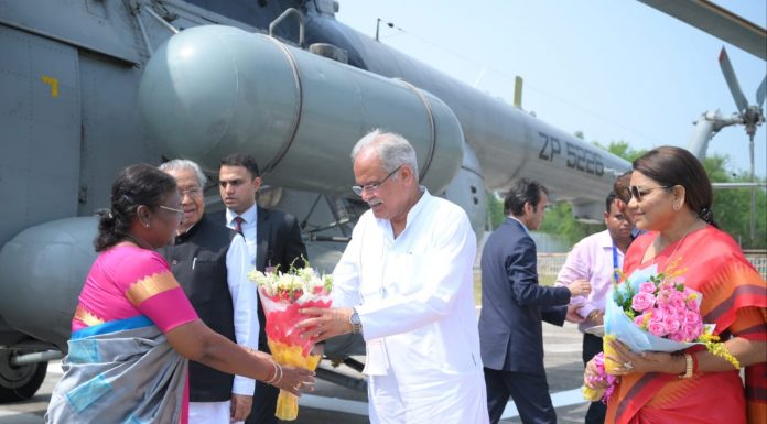 मुख्यमंत्री भूपेश बघेल ने राष्ट्रपति श्रीमती द्रौपदी मुर्मु का बिलासपुर प्रवास के अवसर पर किया आत्मीय स्वागत