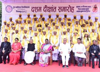 चंद्रयान मिशन की तरह ही जीवन को भी देखें, कठिनाई का डटकर मुकाबला करें, सफलता कदम चूमेगी: राष्ट्रपति