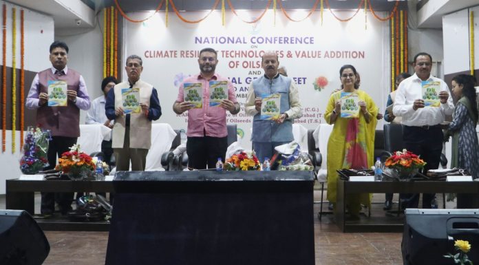 जलवायु अनुकूल किस्मों एवं प्रौद्योगिकी के विकास से भारत तिलहन उत्पादन में आत्मनिर्भर बनेगा : डॉ. सिंह