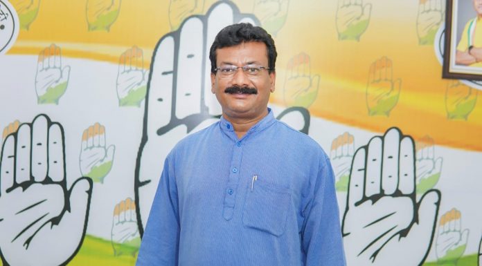 इंदिरा प्रियदर्शनी बैंक से करोड़ो रूपये घूस लेने वाले रामविचार नेताम लटकाने की बात करके जनता को भटका नहीं सकते – कांग्रेस