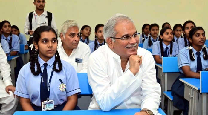 स्वामी आत्मानंद उत्कृष्ट स्कूलों में हर वर्ग के बच्चों को मिल रही है निःशुल्क उत्कृष्ट शिक्षा