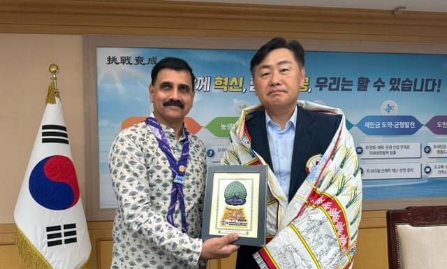 स्काउट दल को जम्बूरी गतिविधि के लिए दक्षिण कोरिया के गवर्नर ने किया सम्मानित