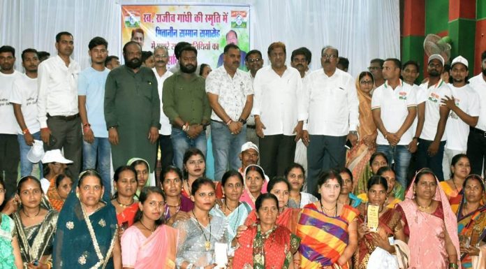 राजीव युवा मितान क्लब वार्ड 07-08 के मितानिन सम्मान समारोह में मंत्री अकबर ने मितानिन दीदियों को किया सम्मानित