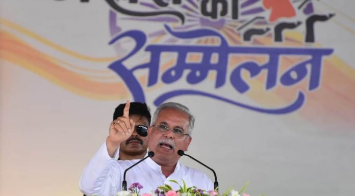 सात लाख लोगों को देंगे पक्की छत, सामाजिक आर्थिक सर्वे में मकान विहीन 47 हजार नए हितग्राही भी मिले, उन्हें भी देंगे पक्का मकान- मुख्यमंत्री भूपेश बघेल