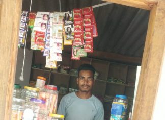 मुख्यमंत्री युवा स्वरोजगार योजना : बीजापुर के संतोष ने शुरू किया खुद का किराना व्यवसाय