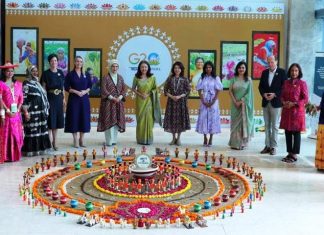 जी-20 में आयीं फर्स्ट लेडी को बस्तर की महिलाओं की ओर से मिलेट का उपहार