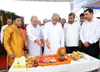 मुख्यमंत्री भूपेश बघेल ने नवा रायपुर में ‘कमर्शियल हब’, एरोसिटी और ‘शहीद स्मारक’ की रखी आधारशिला