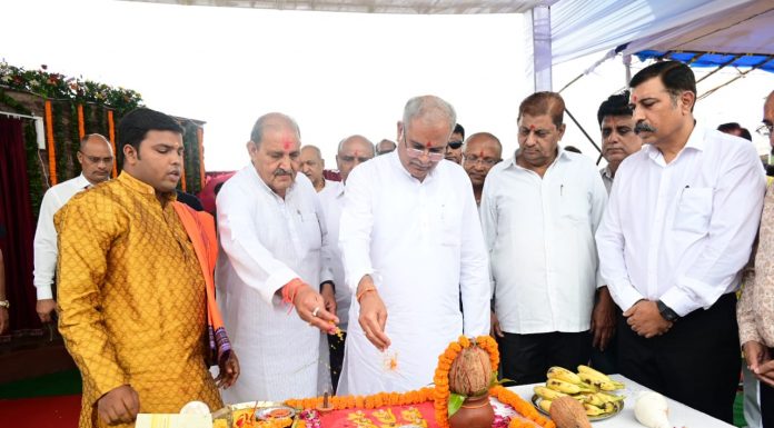 मुख्यमंत्री भूपेश बघेल ने नवा रायपुर में ‘कमर्शियल हब’, एरोसिटी और ‘शहीद स्मारक’ की रखी आधारशिला