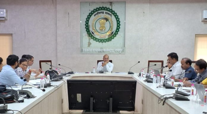 स्वास्थ्य केन्द्र प्रसव-सिजेरियन के प्रकरणों को आवश्यकता पडने पर जिला अस्पताल में ही रेफर करें: डॉ भुरे