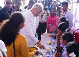 मुख्यमंत्री स्वल्पाहार योजना का मुख्यमंत्री भूपेश बघेल ने किया शुभांरभ