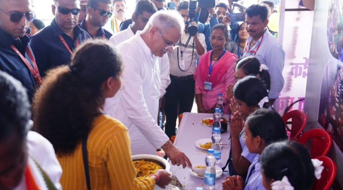मुख्यमंत्री स्वल्पाहार योजना का मुख्यमंत्री भूपेश बघेल ने किया शुभांरभ