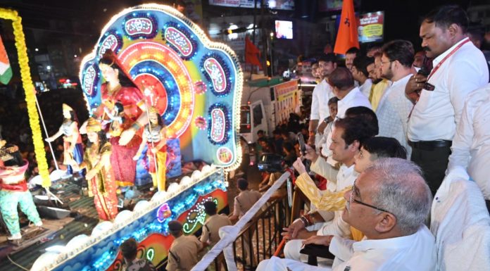 मुख्यमंत्री भूपेश बघेल जयस्तंभ चौक में झाँकी समारोह में हुए शामिल