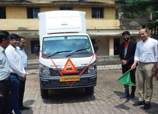 कलेक्टर ने अंतरिक्ष ज्ञान अभियान की मोबाईल वैन को हरी झंडी दिखाकर रवाना किया