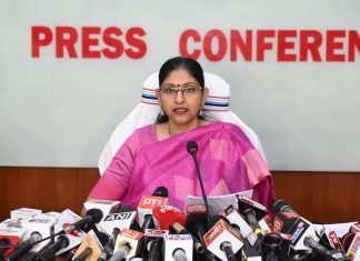 मुख्य निर्वाचन पदाधिकारी के आदेशानुसार जिला निर्वाचन अधिकारियों ने की कार्रवाई