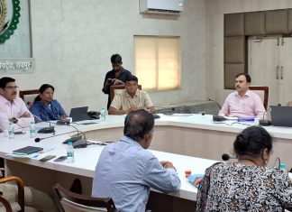 मतदान केन्द्रो में महिलाओं के लिए शौचालय सहित अन्य मूलभूत सुविधाओं का करें इंतजाम : ऑब्जर्वर श्रीमती विमला आर.