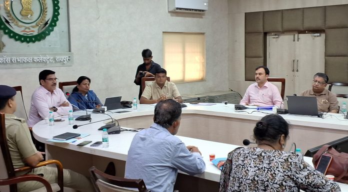 मतदान केन्द्रो में महिलाओं के लिए शौचालय सहित अन्य मूलभूत सुविधाओं का करें इंतजाम : ऑब्जर्वर श्रीमती विमला आर.