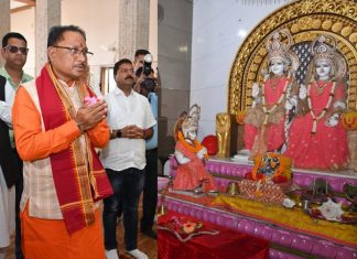 छत्तीसगढ़ प्रदेश के नवनियुक्त मुख्यमंत्री विष्णुदेव साय आज सुबह राजधानी रायपुर के वीआईपी रोड स्थित भगवान श्रीराम के मंदिर पहुंचे