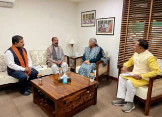 छत्तीसगढ़ के मुख्यमंत्री विष्णुदेव साय ने आज नई दिल्ली में वित्तमंत्री निर्मला सीतारमण से उनके आवास पर सौजन्य मुलाकात की