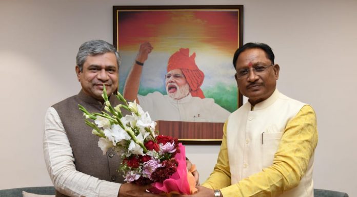 छत्तीसगढ़ के मुख्यमंत्री विष्णुदेव साय ने आज नई दिल्ली में रेलमंत्री अश्विनी वैष्णव से रेलभवन में सौजन्य मुलाकात की..