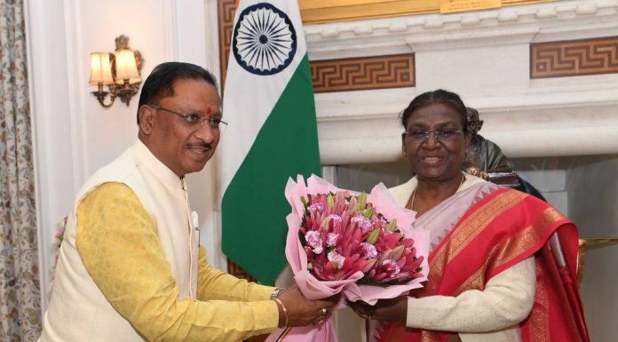 छत्तीसगढ़ के मुख्यमंत्री विष्णुदेव साय ने आज नई दिल्ली में राष्ट्रपति द्रौपदी मुर्मू से सौजन्य मुलाकात की…