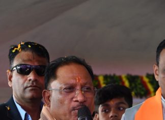 मुख्यमंत्री विष्णु देव साय बालाजी मंदिर प्रांगण में चल रहे श्रीमद्भागवत कथा में शामिल हुए