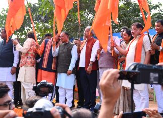 मुख्यमंत्री विष्णु देव साय राजधानी रायपुर के वीआईपी रोड स्थित श्री राम मंदिर पहुँचे