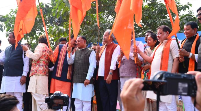 मुख्यमंत्री विष्णु देव साय राजधानी रायपुर के वीआईपी रोड स्थित श्री राम मंदिर पहुँचे