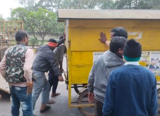 नगर निगम ने विधानसभा मार्ग में शासकीय भूमि पर निर्मित 3 अवैध दुकानों को हटाया