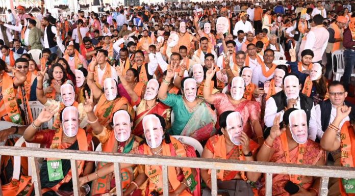 महतारी वंदन से मिला माताओं-बहनों का आशीर्वाद, हजारों की संख्या में उपस्थित होकर बढ़ाया मुख्यमंत्री का उत्साह