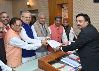 रामविचार नेताम बने प्रोटेम स्पीकर, डॉ रमन ने विधानसभा अध्यक्ष के लिए दाखिल किया नामांकन