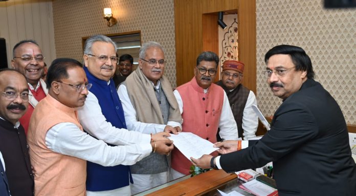 रामविचार नेताम बने प्रोटेम स्पीकर, डॉ रमन ने विधानसभा अध्यक्ष के लिए दाखिल किया नामांकन