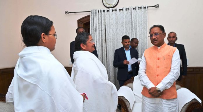 मुख्यमंत्री विष्णु देव साय से प्रजापिता ब्रह्माकुमारी ईश्वरीय विश्वविद्यालय की बहनों ने की मुलाकात