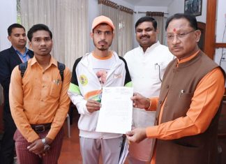 मुख्यमंत्री से भारत यात्री मेहुल लखानी ने की सौजन्य मुलाकात