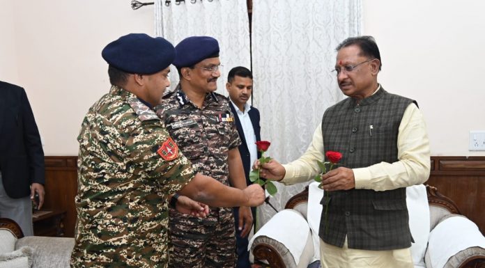 सीआरपीएफ के अतिरिक्त पुलिस महानिदेशक ने मुख्यमंत्री को नववर्ष की शुभकामनाएं दी