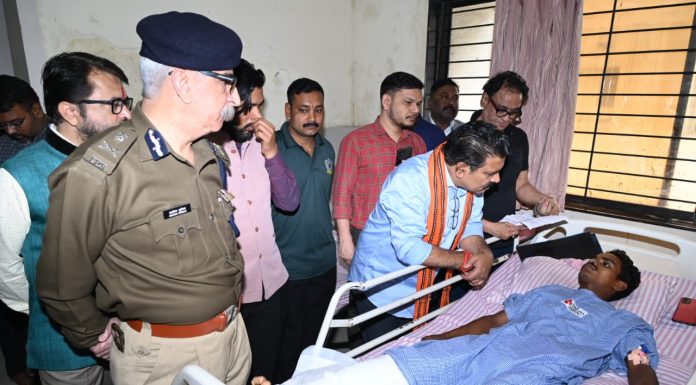 उप मुख्यमंत्री विजय शर्मा घायल जवानों से मिलने पहुंचे हॉस्पिटल