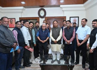 मुख्यमंत्री साय से शहीद कर्नल विप्लव त्रिपाठी के पिता ने की सौजन्य मुलाकात